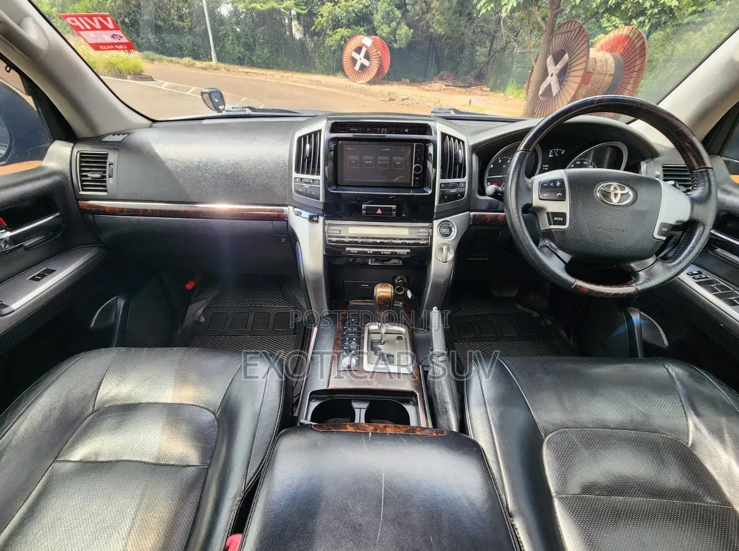 Toyota Land Cruiser 2012