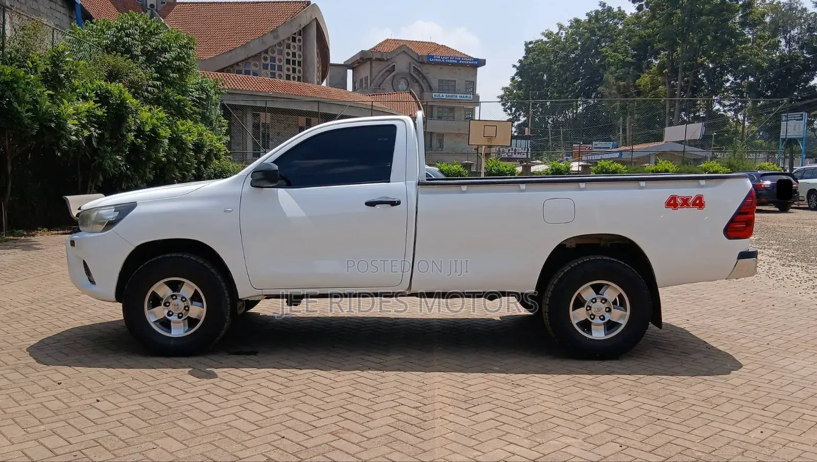 Toyota Hilux 2019 White