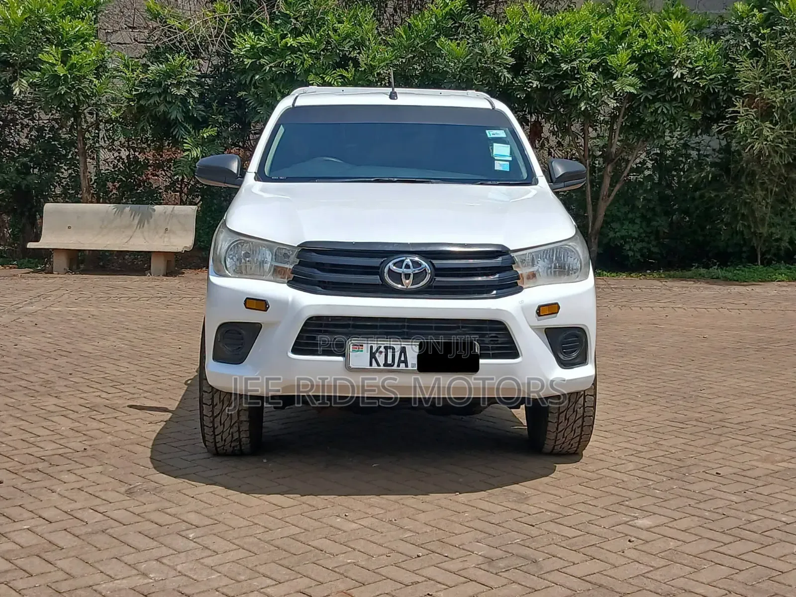 Toyota Hilux 2019 White