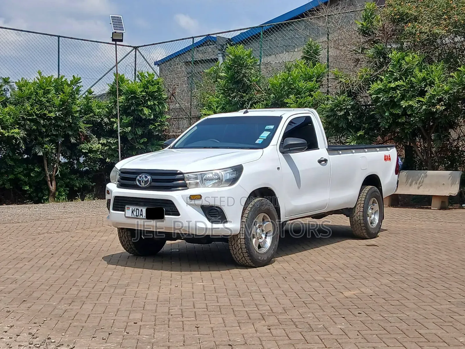 Toyota Hilux 2019 White