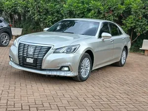 Toyota Crown 2016 Silver