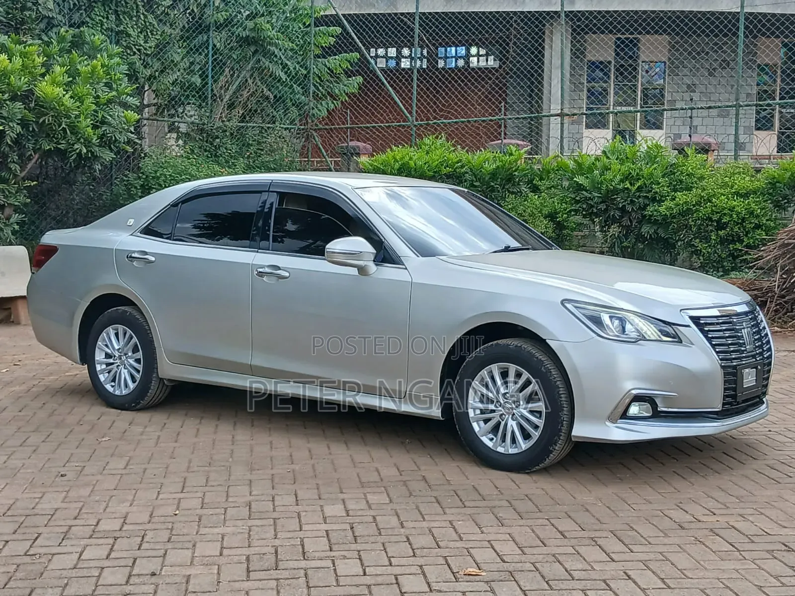 Toyota Crown 2016 Silver