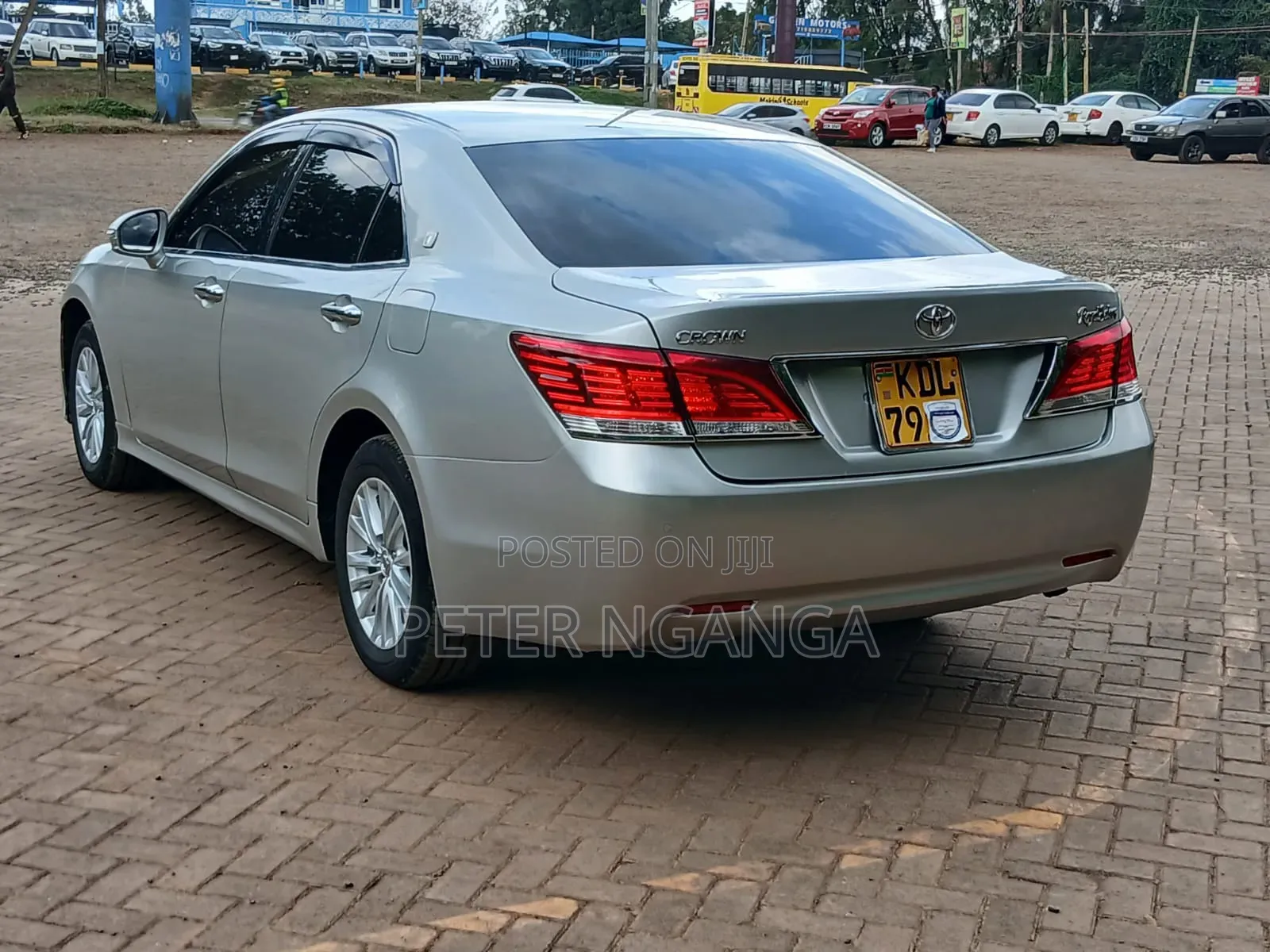 Toyota Crown 2016 Silver