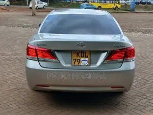 Toyota Crown 2016 Silver