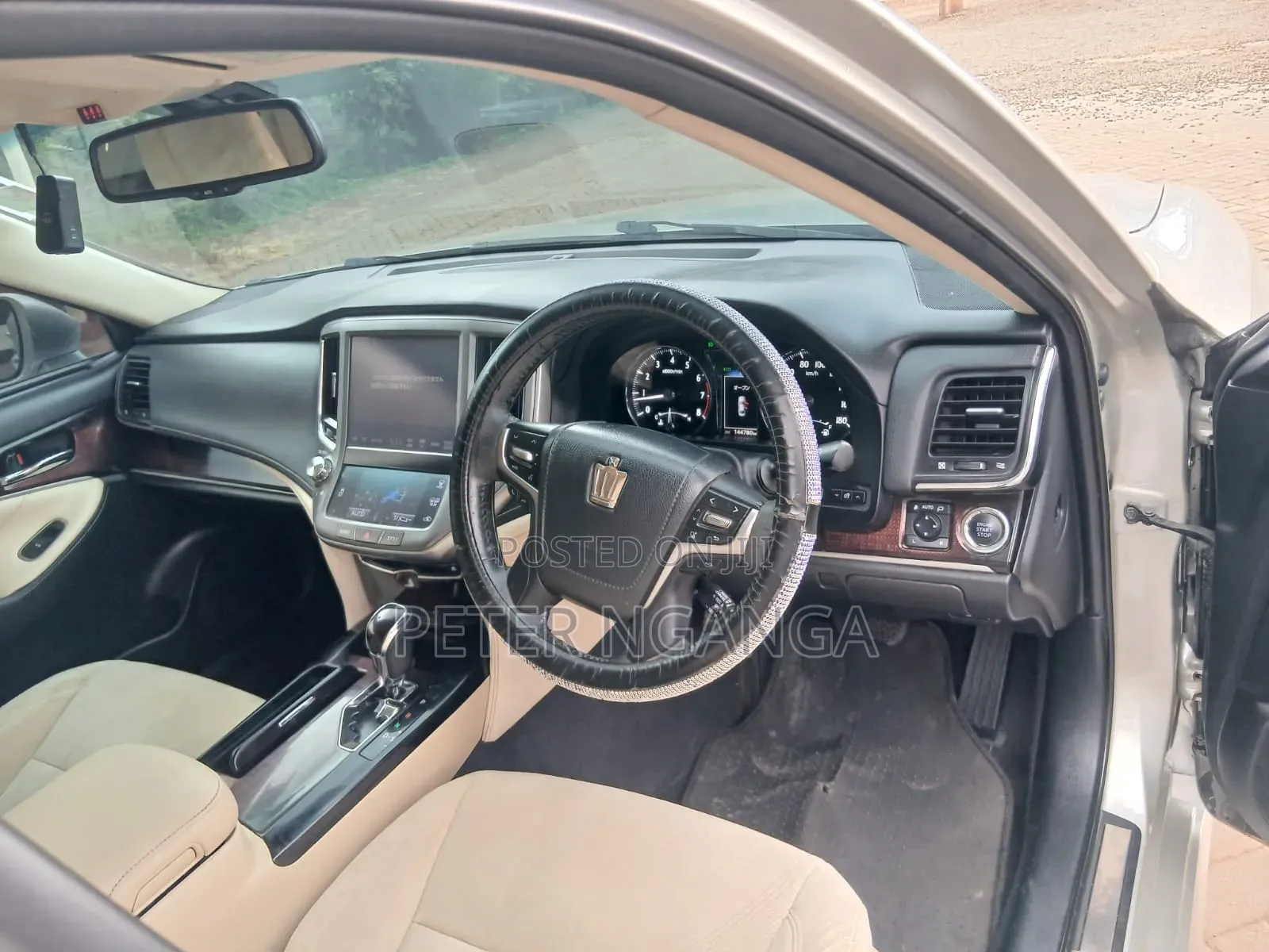 Toyota Crown 2016 Silver
