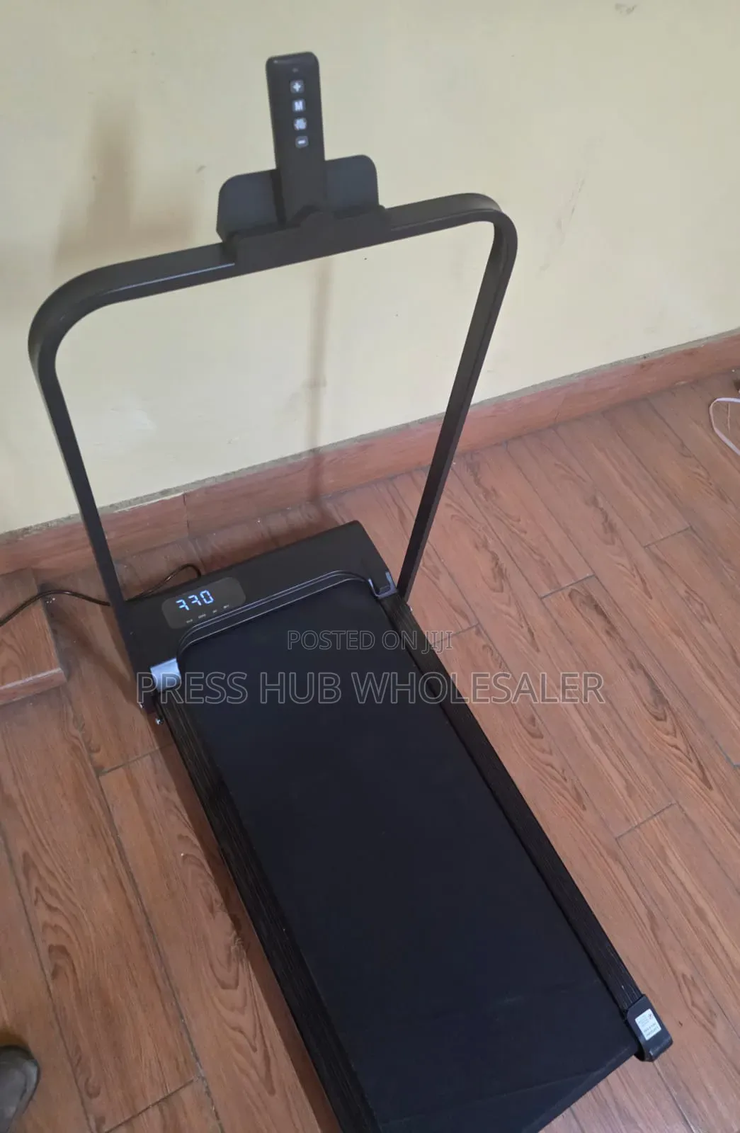 Foldable 2-in-1 Walking Pad Treadmill With Support Handlebar