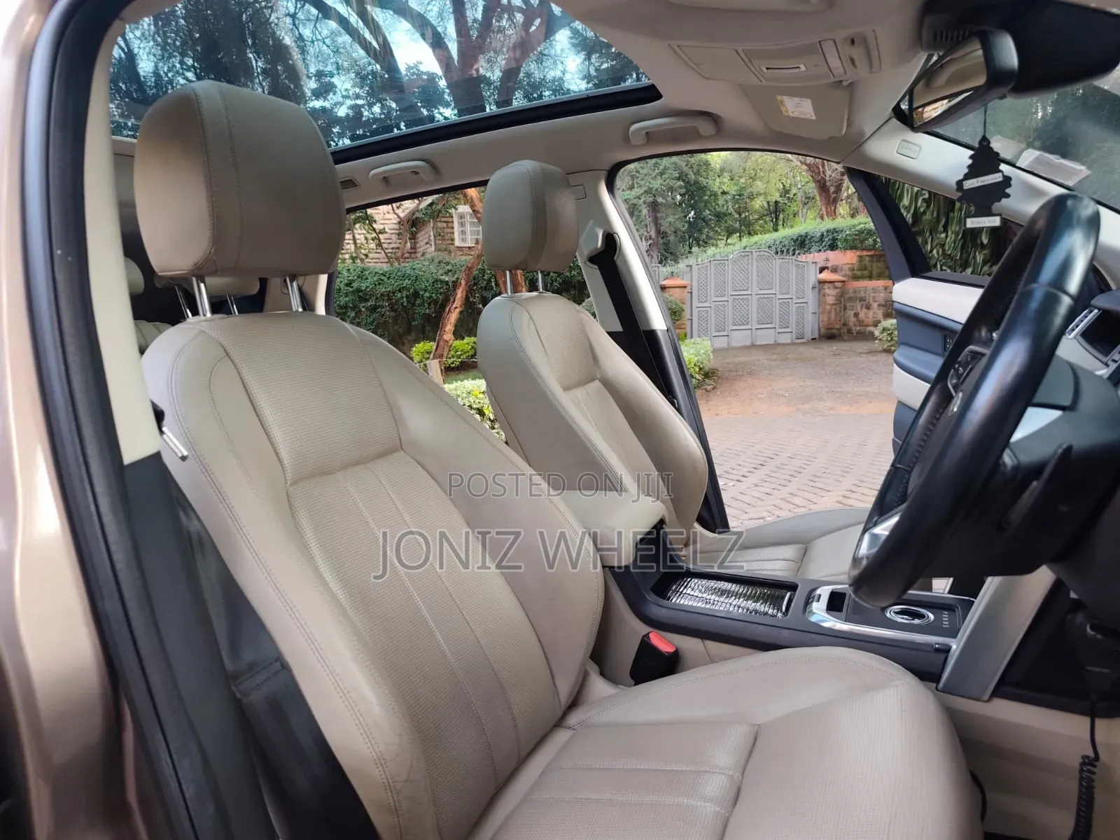 Land Rover Discovery Sport 2016 Gold