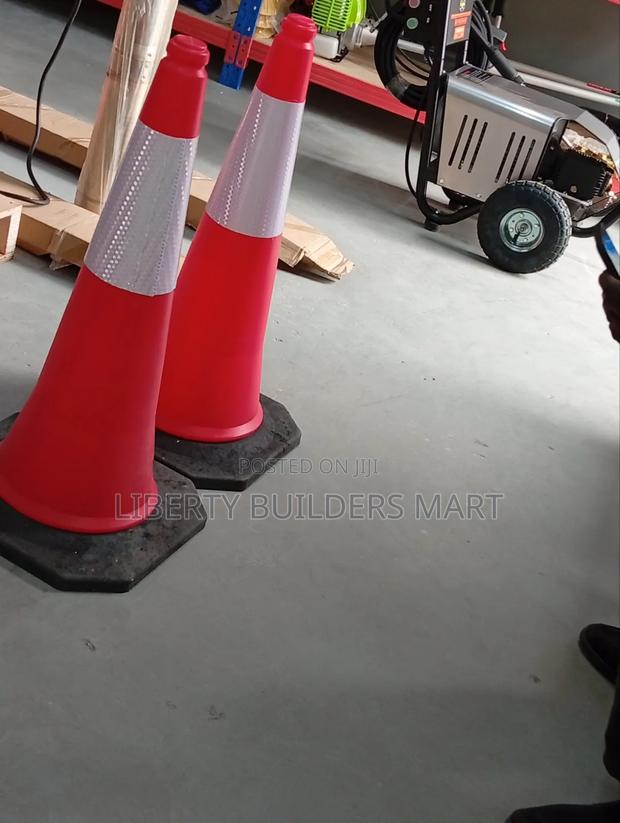 Traffic Cones 75cm - thumbnail 2