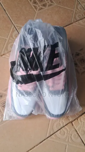 AirMax Shoes Size 39