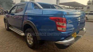 Mitsubishi L200 2018 Blue