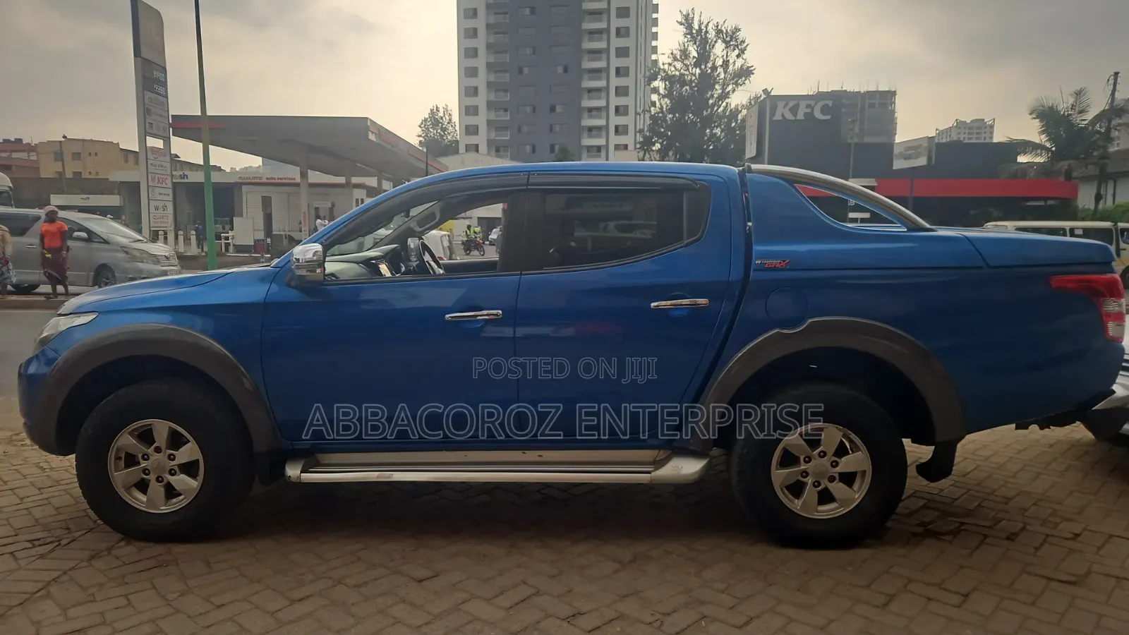 Mitsubishi L200 2018 Blue