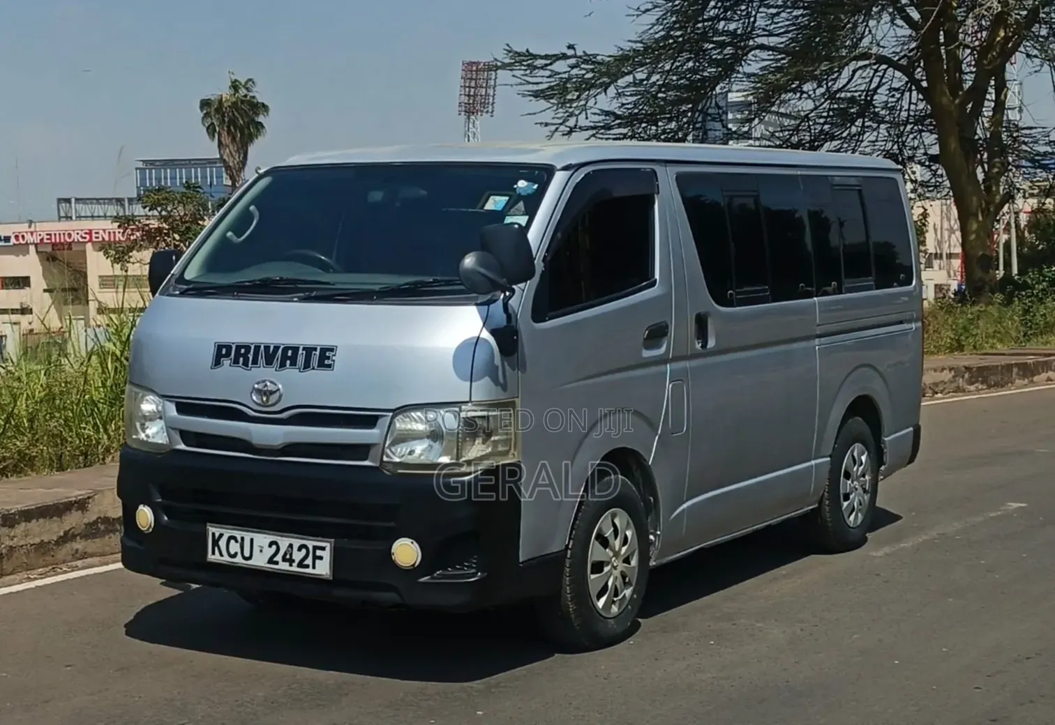 Toyota HiAce 2012 Silver
