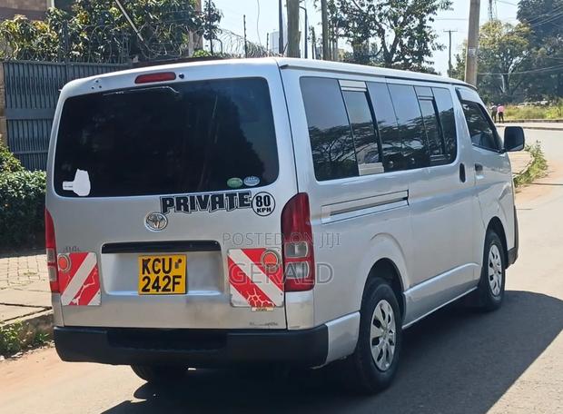 Toyota HiAce 2012 Silver - thumbnail 3