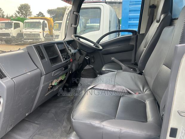 Isuzu NMR Cover Body 2022 White - thumbnail 4