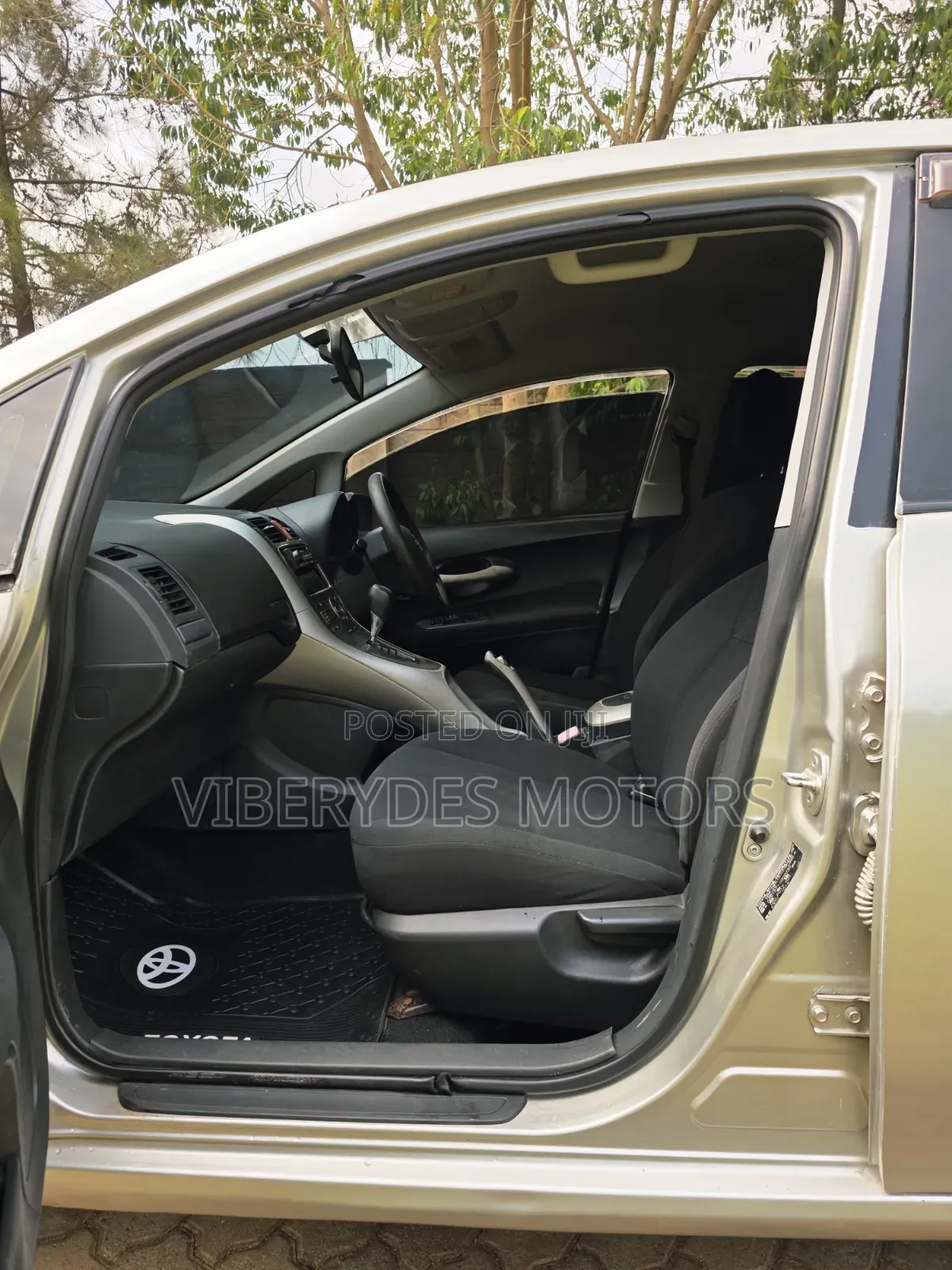 Toyota Auris 2003 Silver