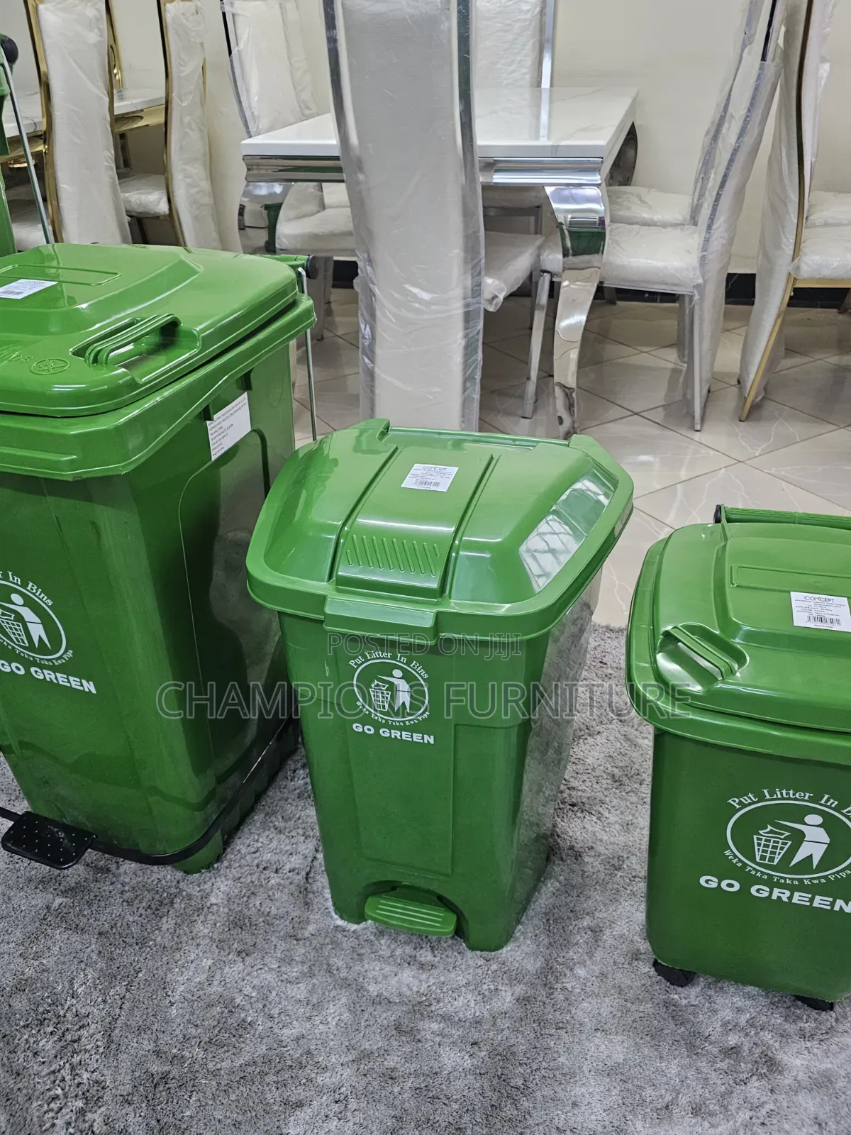 Step-Pedal Mobile Waste Bin