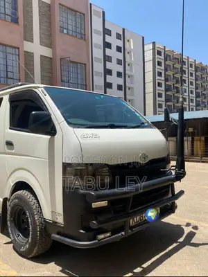 Toyota HiAce 2014 White
