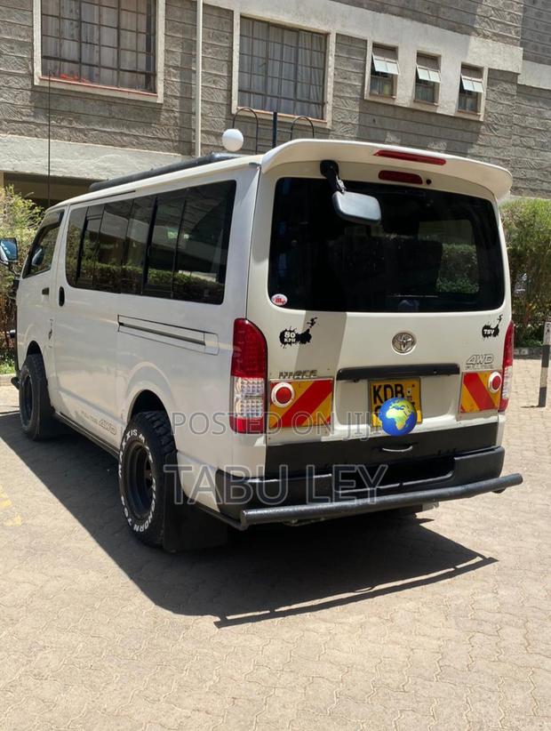 Toyota HiAce 2014 White - thumbnail 3