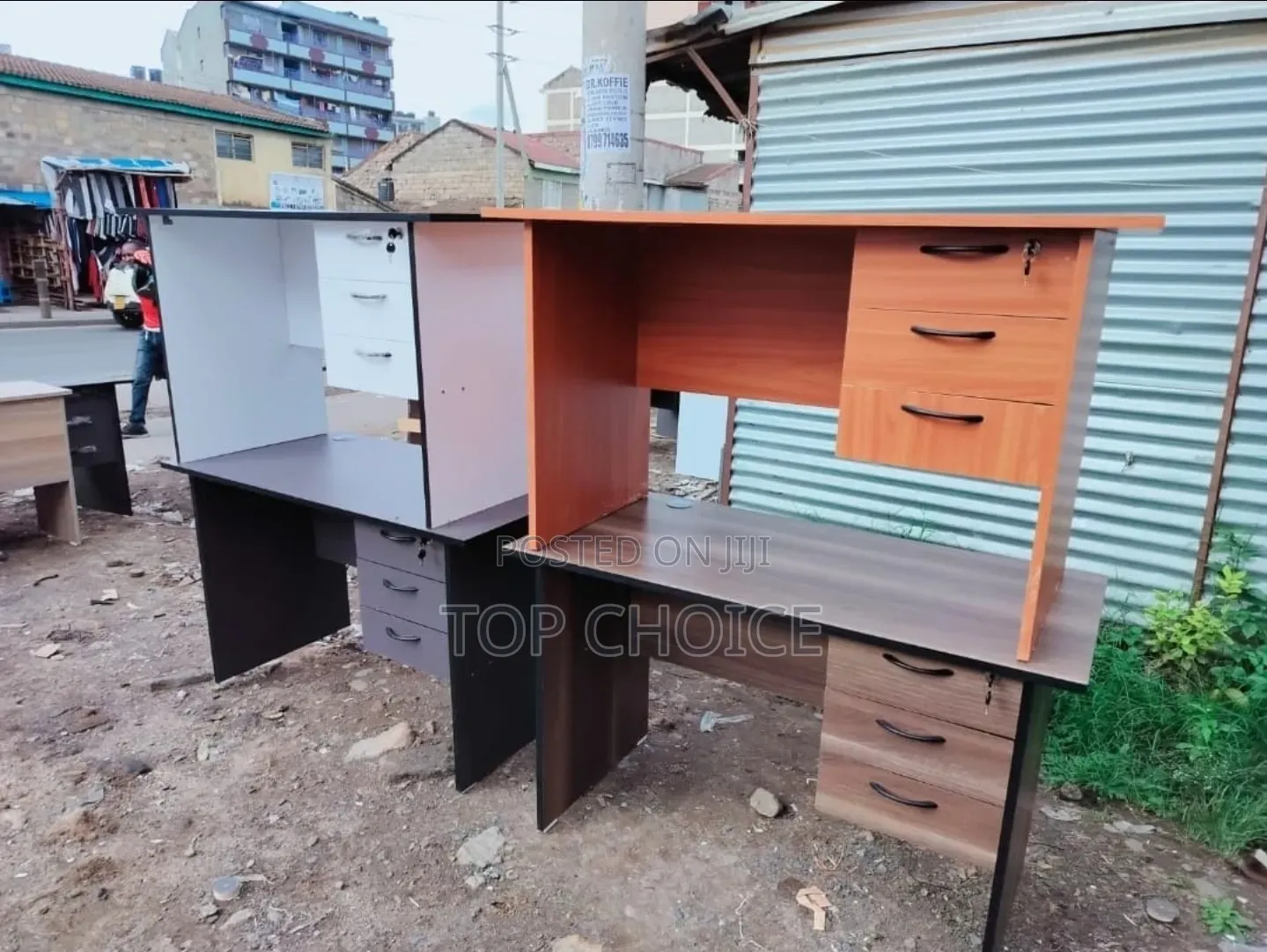 Premium Computer Desk With Lockable Drawers