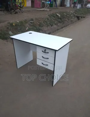 Premium Computer Desk With Lockable Drawers