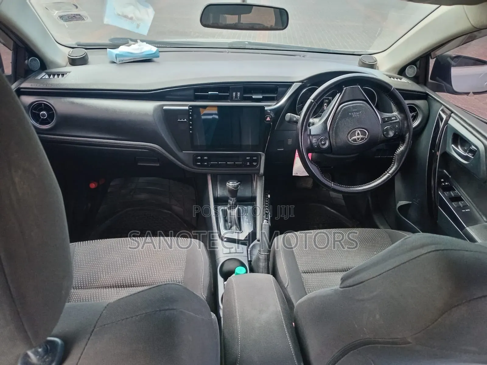 Toyota Auris 2015 Silver