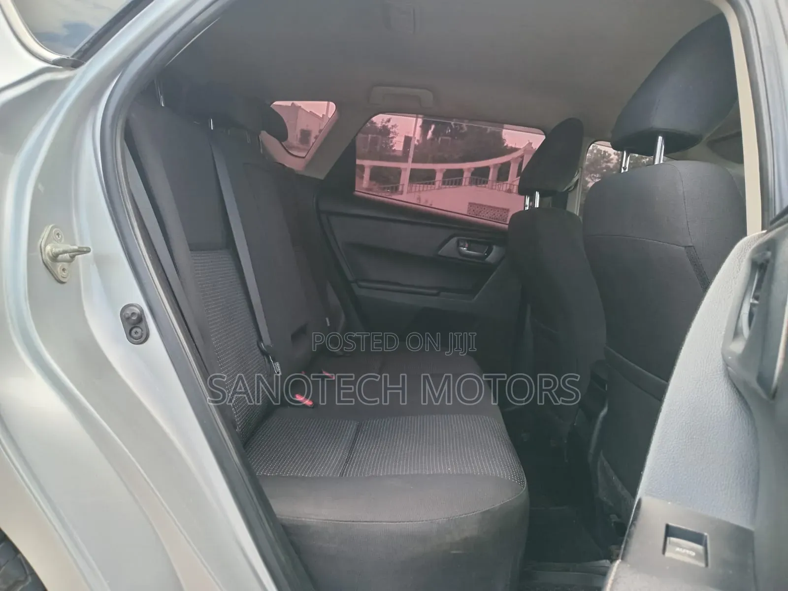 Toyota Auris 2015 Silver
