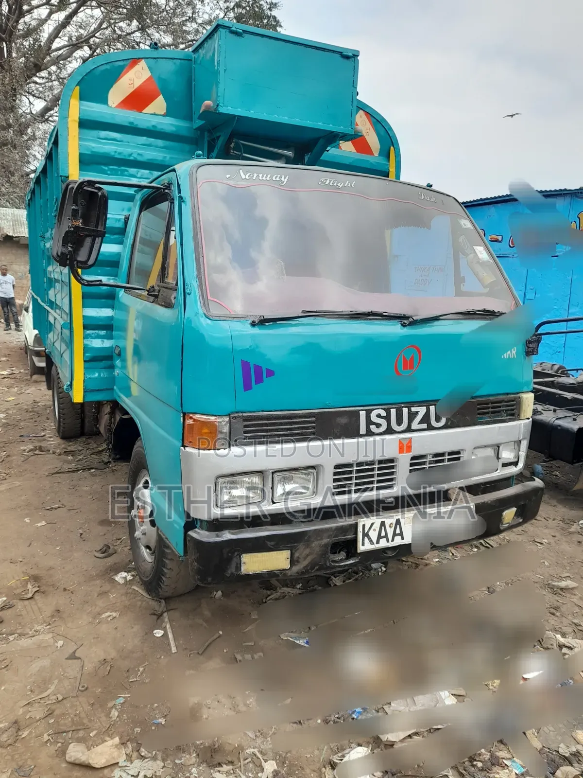 Isuzu NQR 1999 Blue