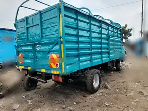 Isuzu NQR 1999 Blue