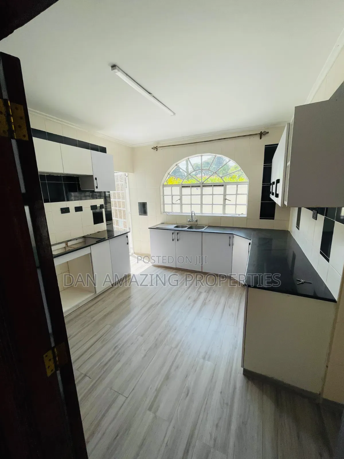 5bdrm Maisonette in Abc, Muthangari for rent