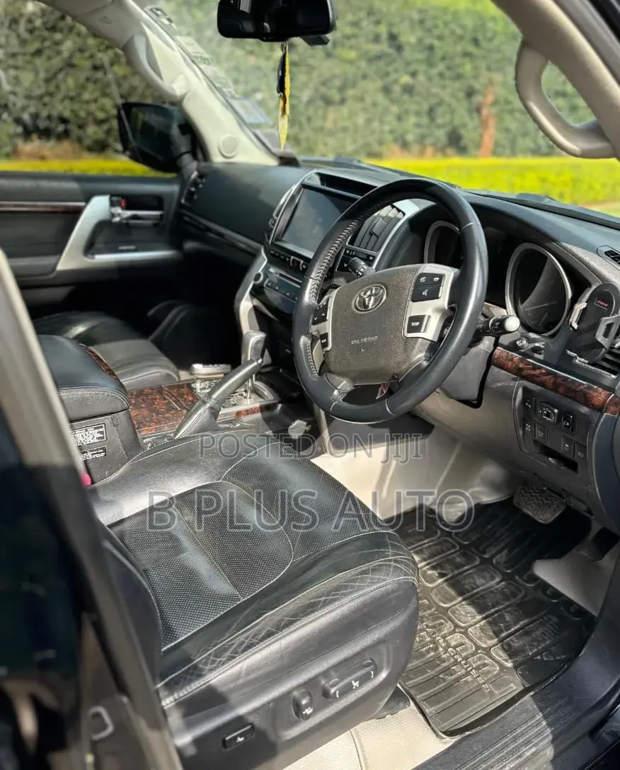 Toyota Land Cruiser 2012 Black