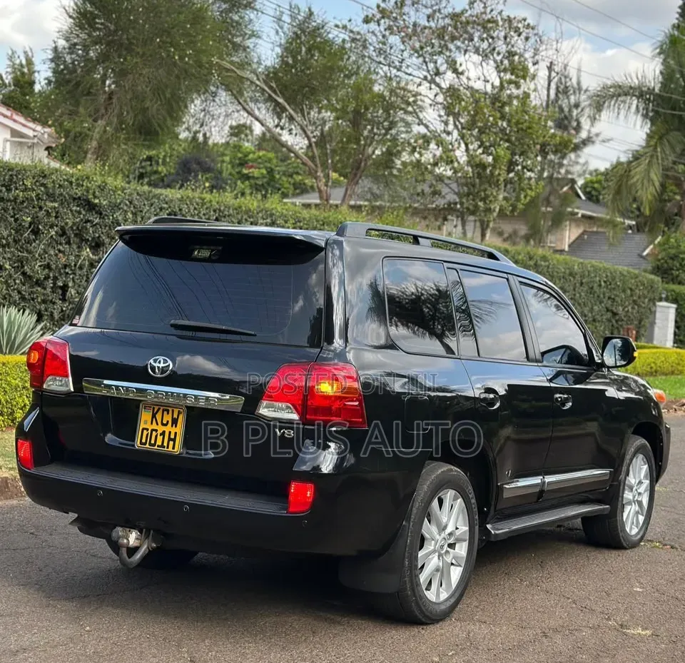 Toyota Land Cruiser 2012 Black