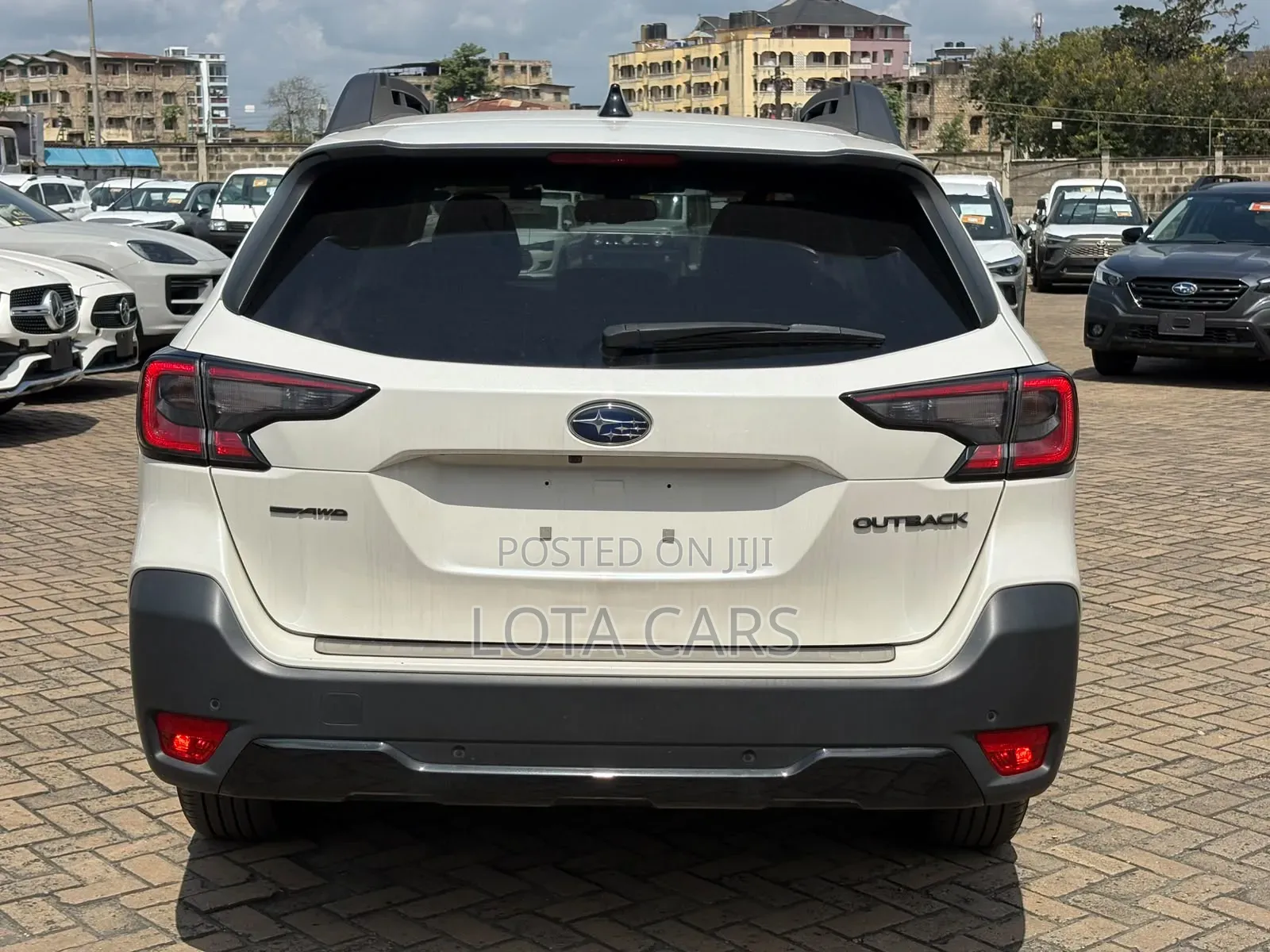 Subaru Outback 2023 White