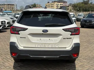 Subaru Outback 2023 White