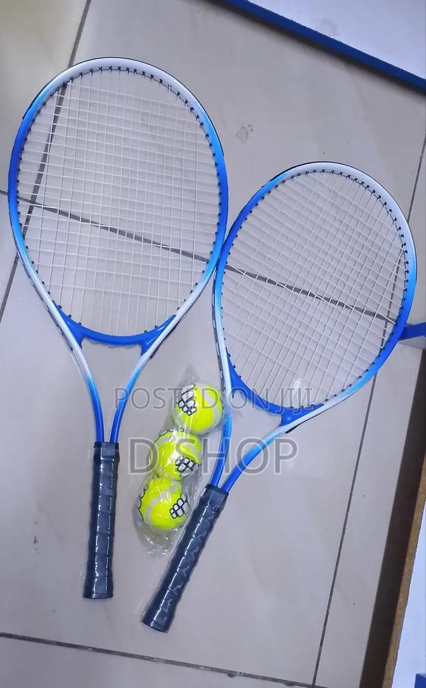 Lawn Tennis Racket and 3 Balls