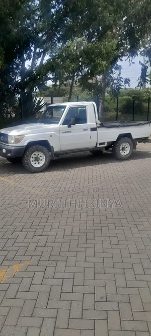 Toyota Land Cruiser 2012 White