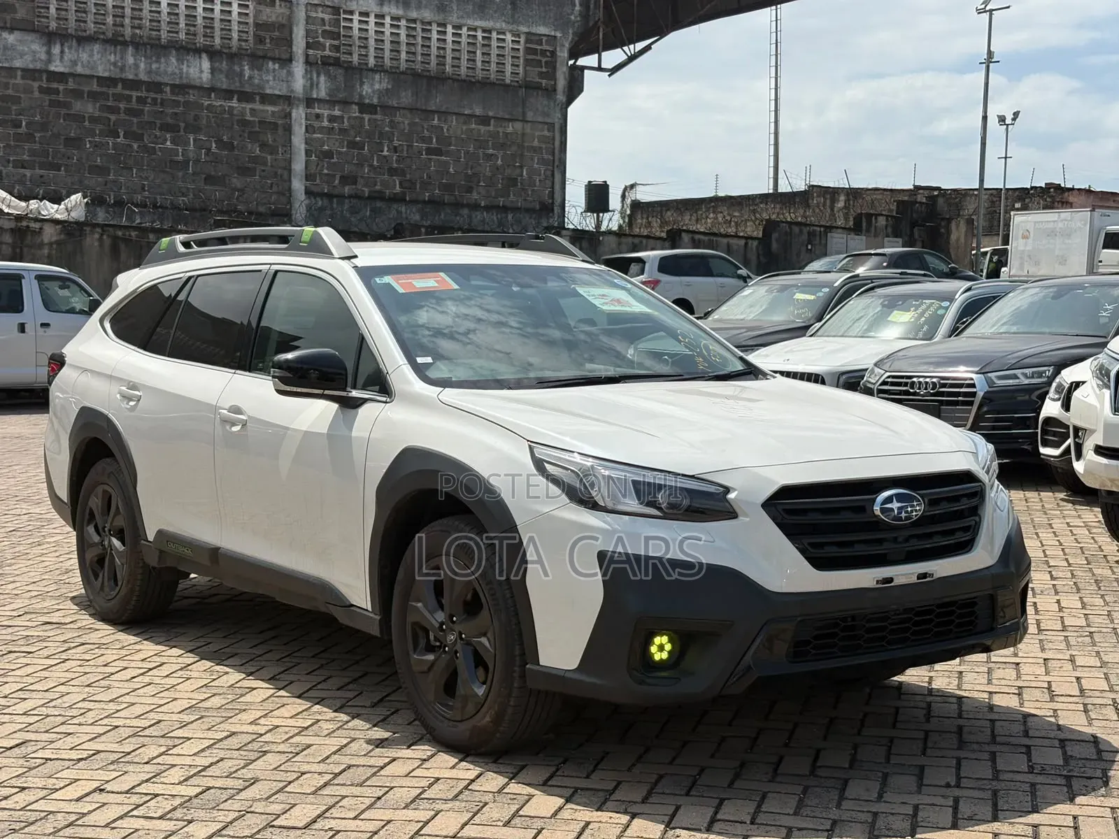 Subaru Outback 2023 White