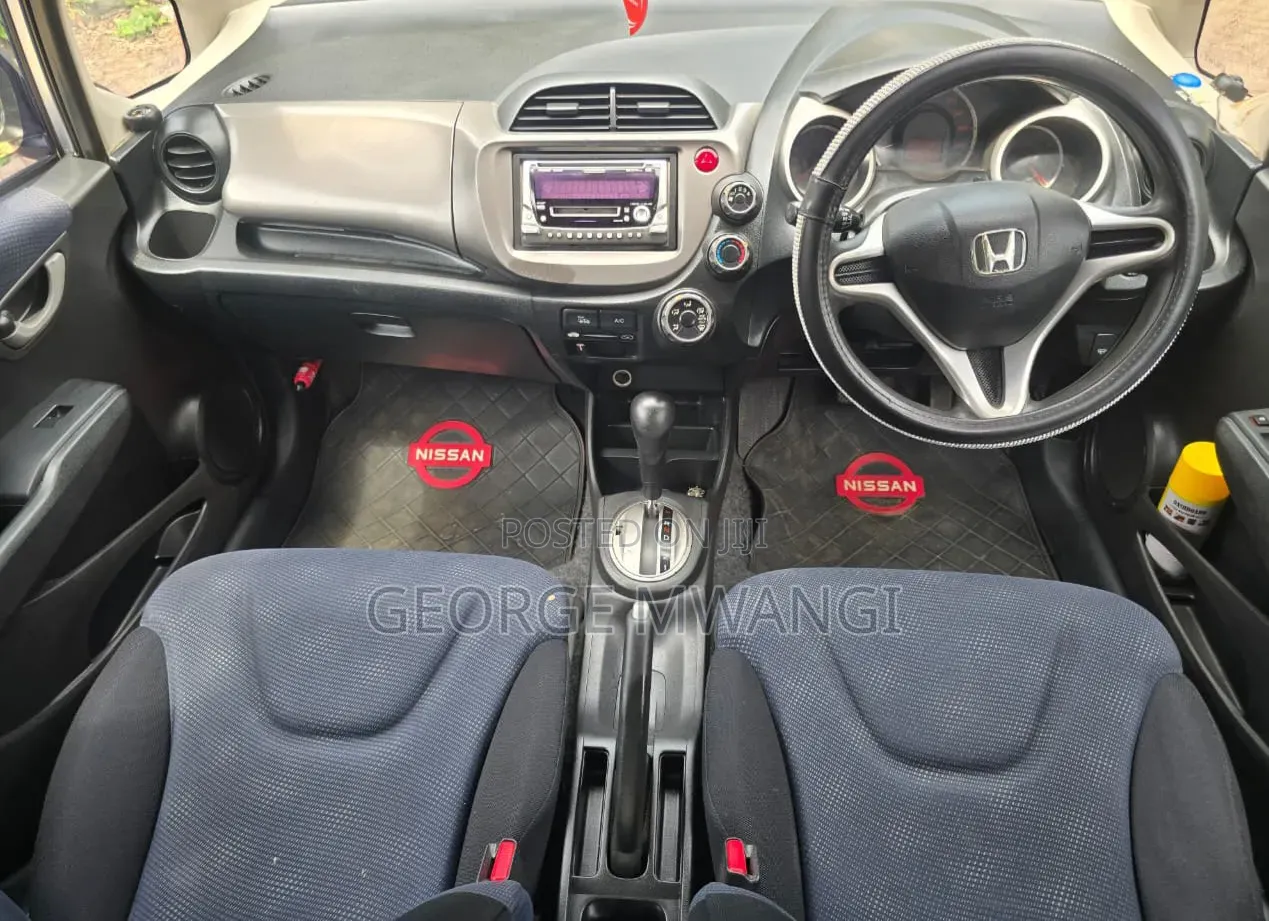 Honda Fit 2012 Silver