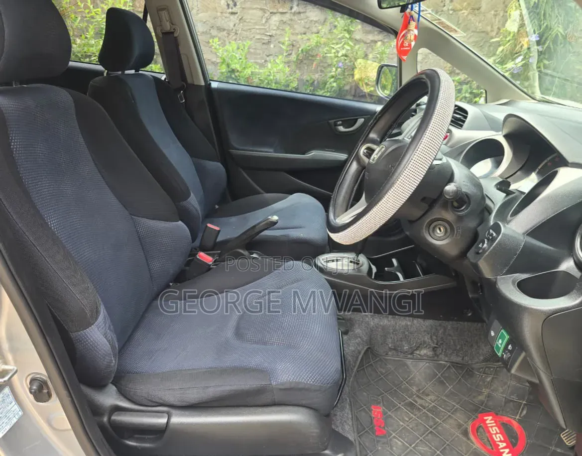 Honda Fit 2012 Silver