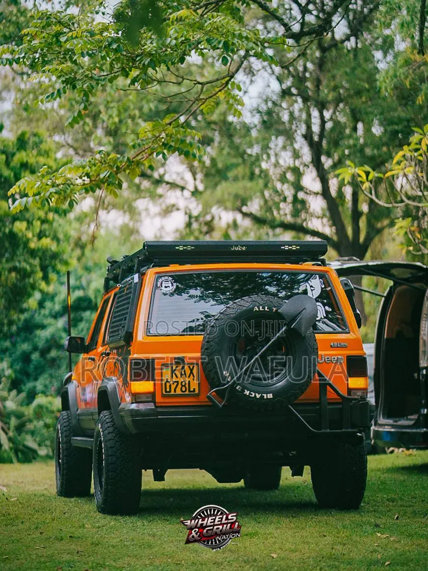 Jeep Cherokee 2.5 D 1997 Orange