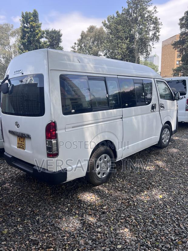 Toyota HiAce 2013 White - thumbnail 5