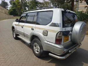Toyota Land Cruiser Prado 2000 Silver