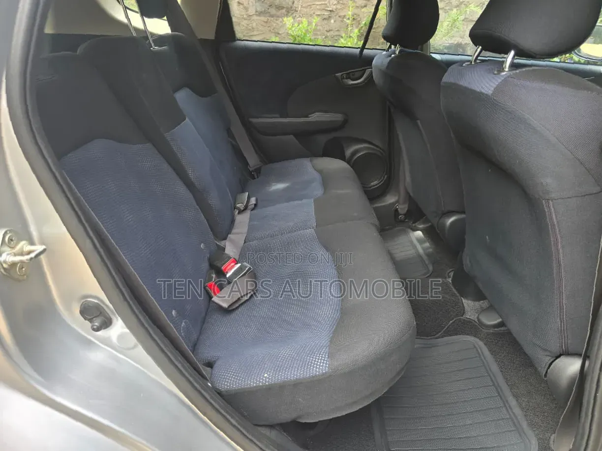 Honda Fit 2011 Silver