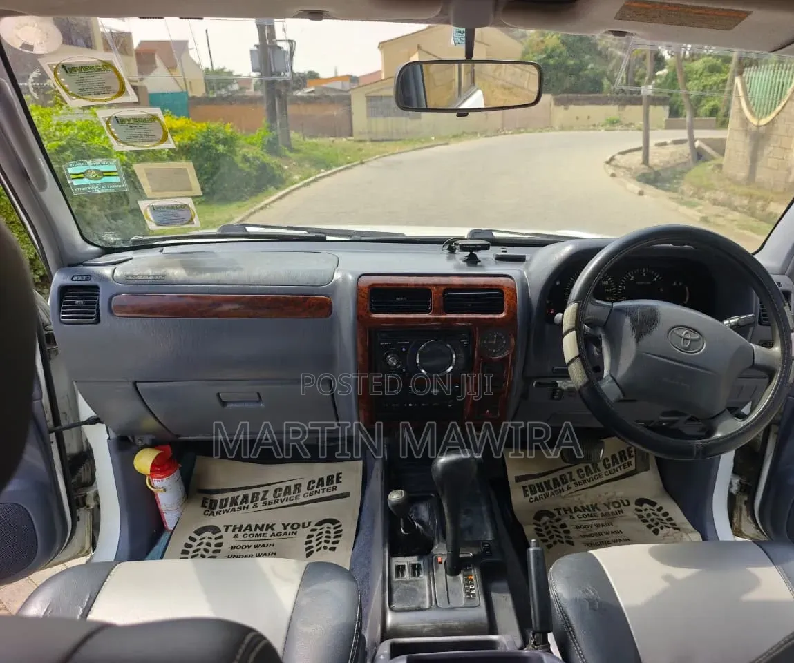 Toyota Land Cruiser Prado 2000 Silver