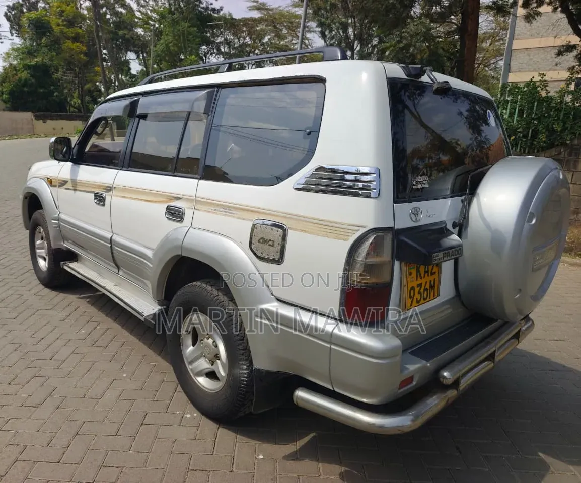 Toyota Land Cruiser Prado 2000 Silver
