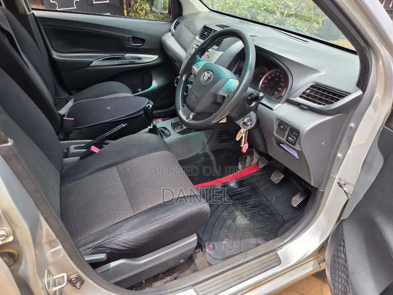 Toyota Avanza 2013 Silver
