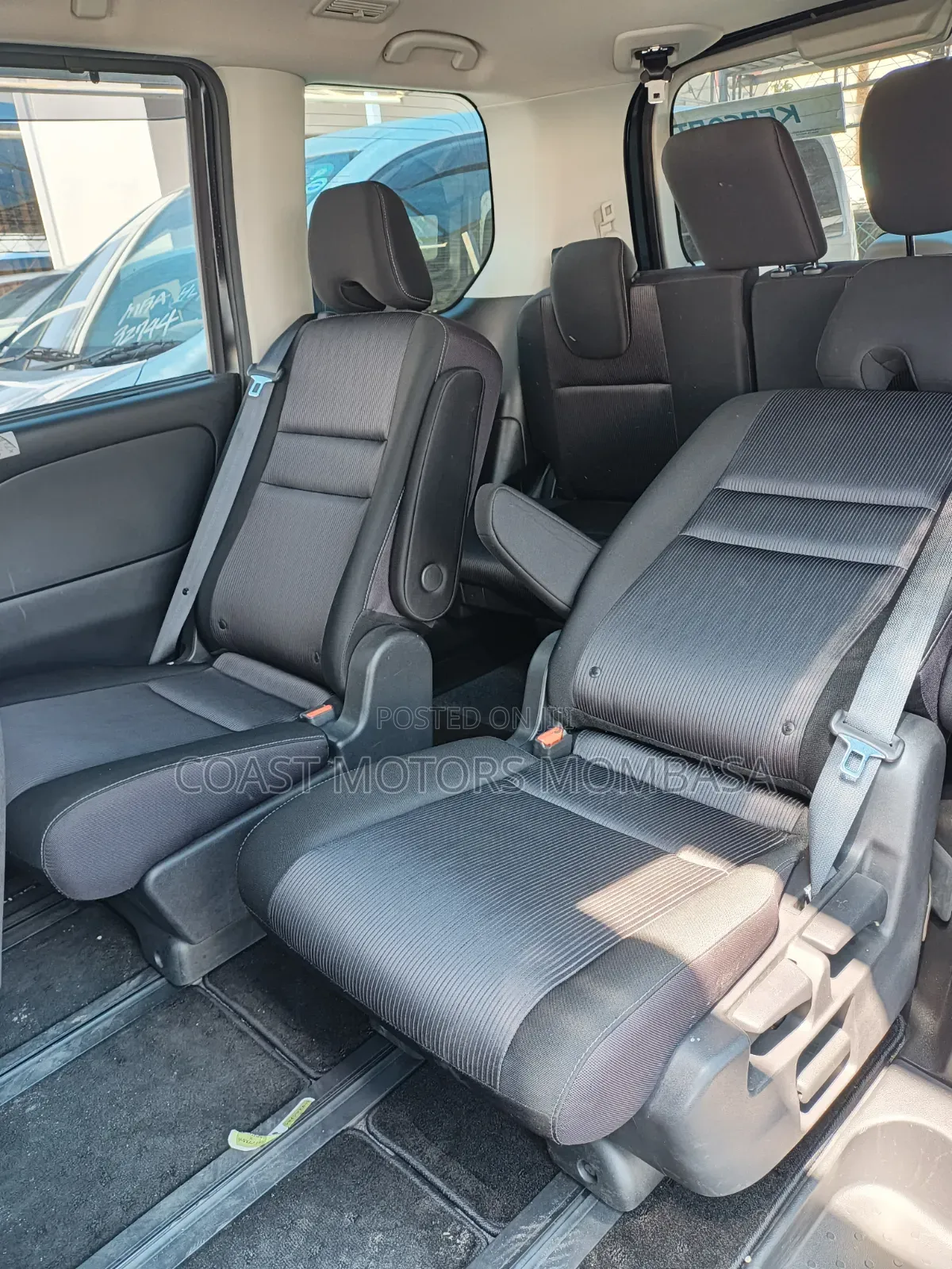Nissan Serena 2019 Blue