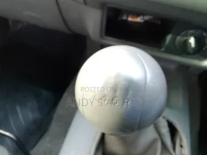 Nissan NP300 2010 Silver