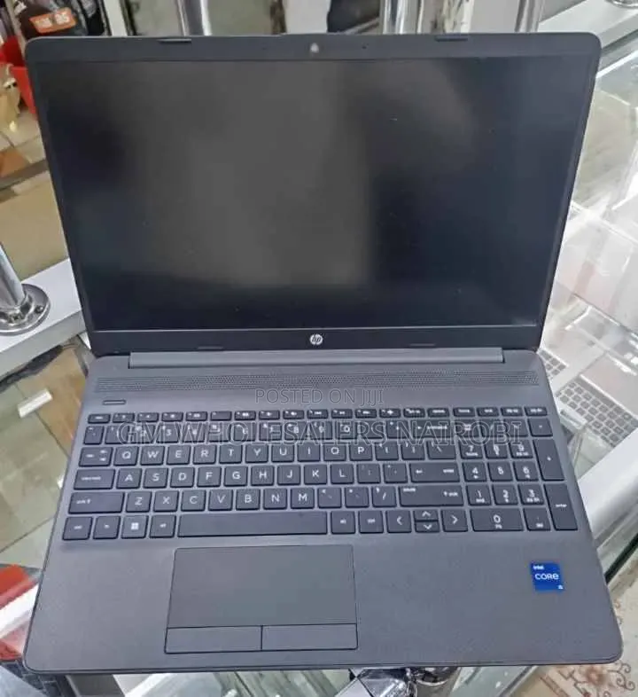 New Laptop HP 250 G8 16GB Intel Core i5 SSD 256GB
