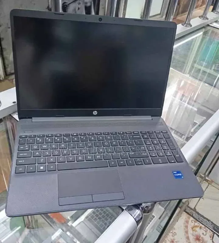 New Laptop HP 250 G8 16GB Intel Core i5 SSD 256GB