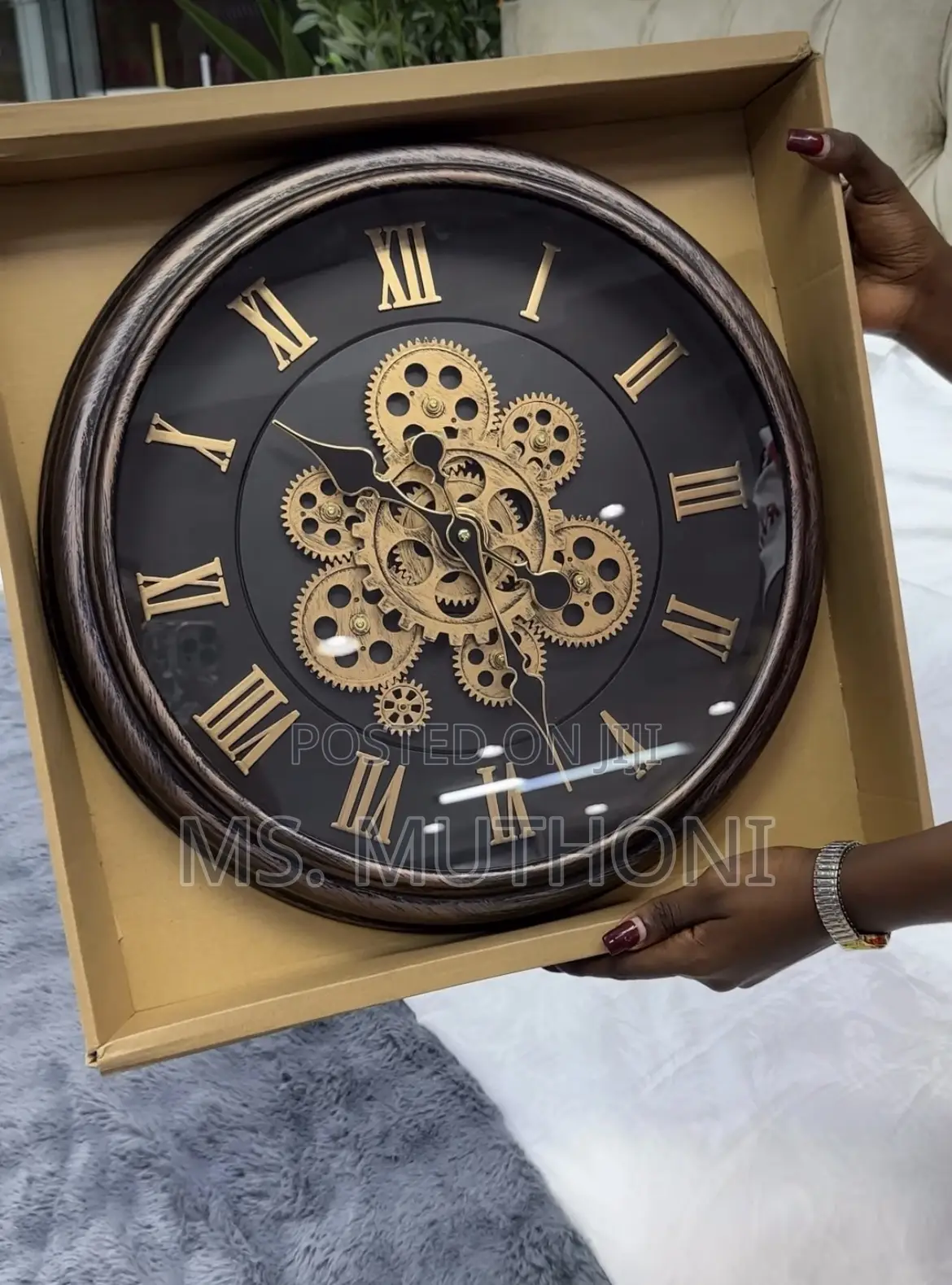 40 Cm Stunning, Large Moving Gear Wall Clock.
